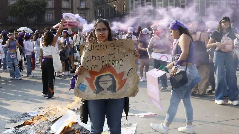 Carteles 8M